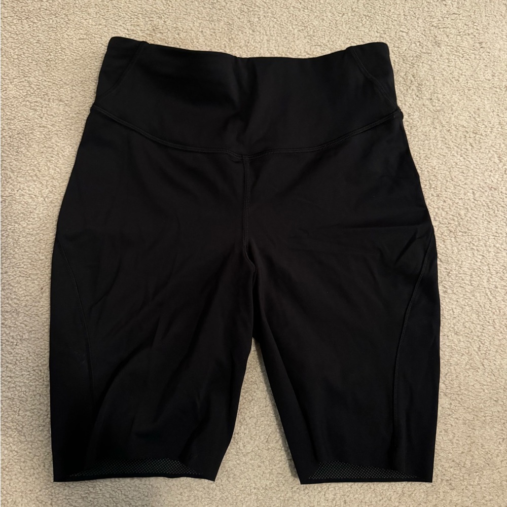 Base Pace High-Rise Short 8”